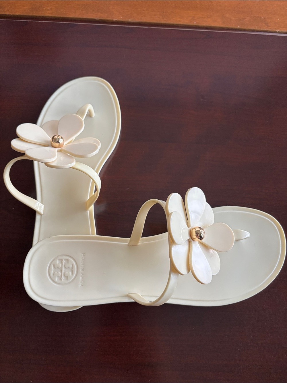 Tory Burch Cream Floral Jelly Thong Sandals - Picture 4 of 8